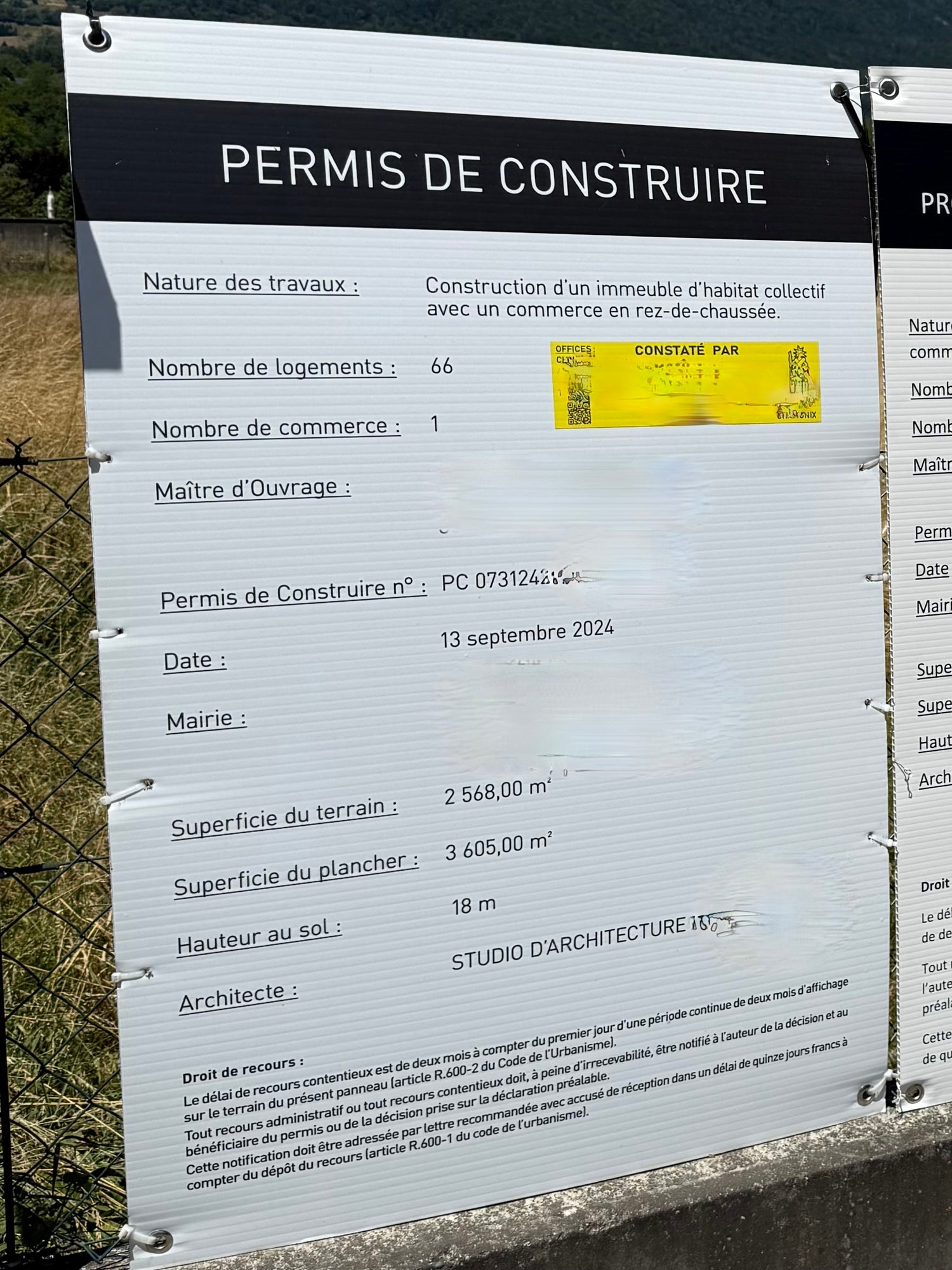 Panneau de permis de construire obligatoire sur chantier